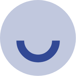 Icona a forma di cerchio blu con l’arco di mezzo cerchio che sembra un sorriso per rappresentare la nostra disponibilità e passione nell’offerta dei servizi aziendali.